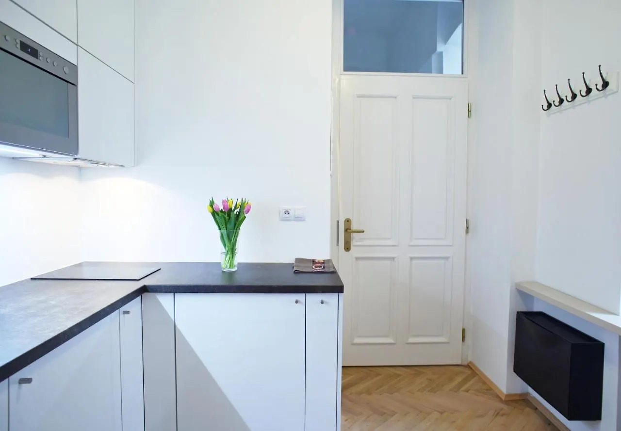 Lovely Lila Apartment Prague 0*,